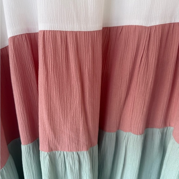 Colorblock Ruffle Sleeve Flowy Top - XL-XXL - Picture 4 of 5